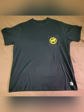 Yellow Stone Dutton Ranch, Black Pocket T-Shirt with Yellow Logo Mens XL